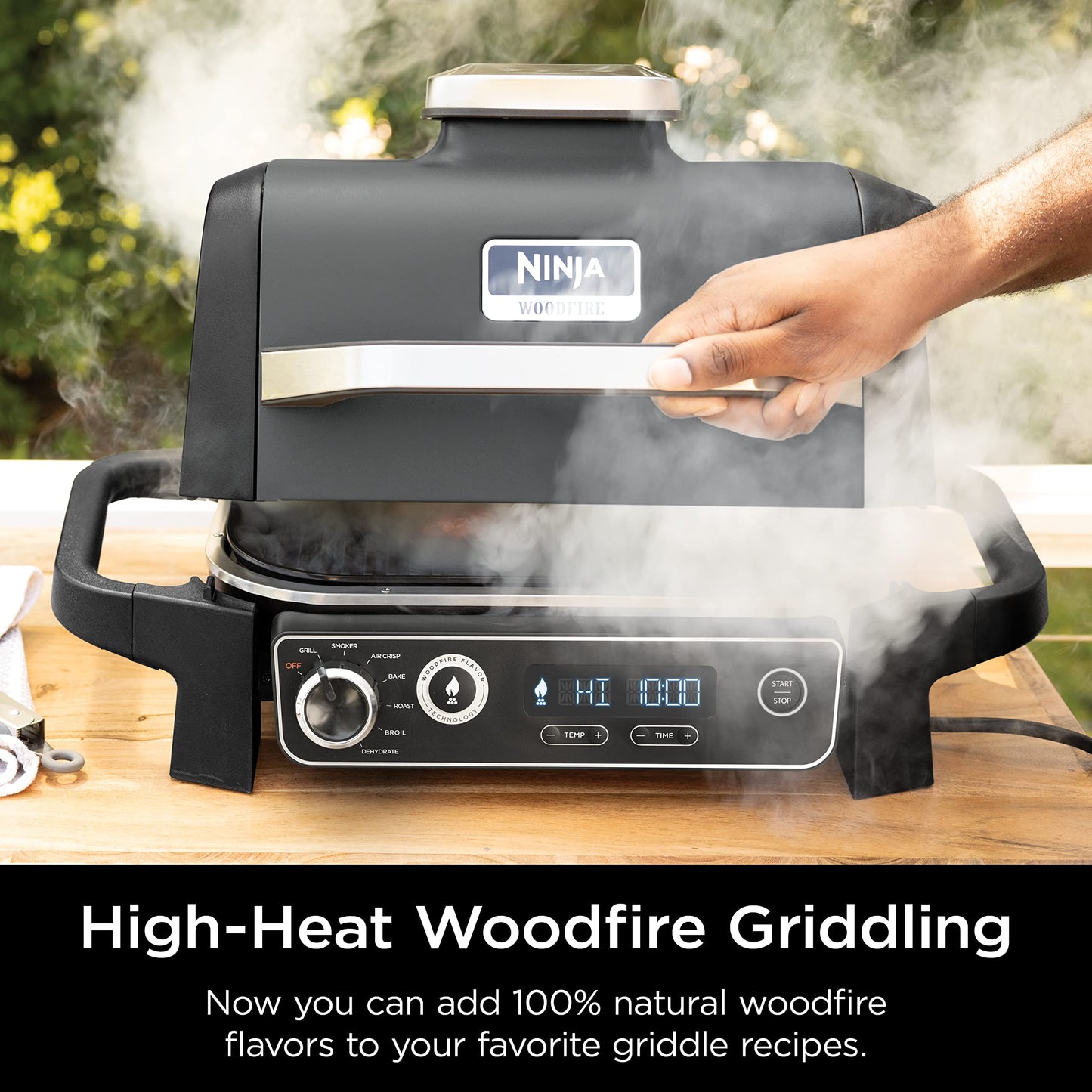 Ninja XSKGRDPLTC Woodfire Outdoor Flat Top Griddle Plate, Compatible with Ninja Woodfire Grills (OG700 Series), Ceramic Coating, Black/Grey