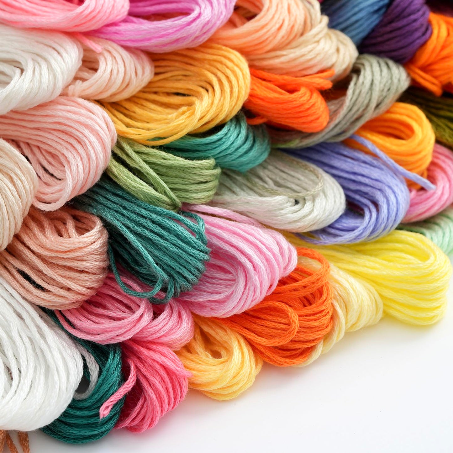 447 Colors Complete Set Embroidery Floss, Friendship Bracelet String, 8.7in 6-Strand Cross Stitch Thread Polyester Embroidery Thread