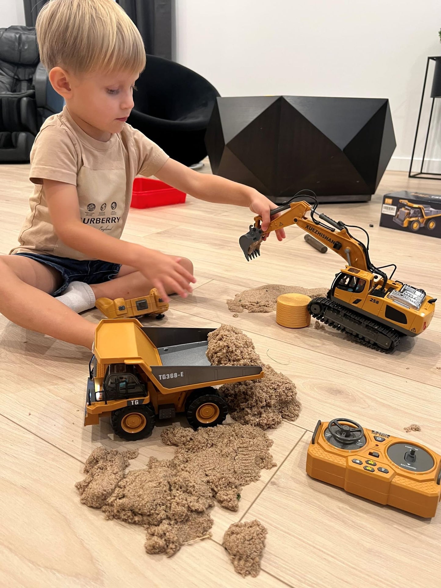 NOKA Remote Control Excavator Toys - 11CH RC Excavator Toys, RC Engineering Truck Toy with Rechargeable 2×1200mAh Battery, Metal Shovel, Lights Sound, Christmas Birthday Gift for Boys Kids Age 3+