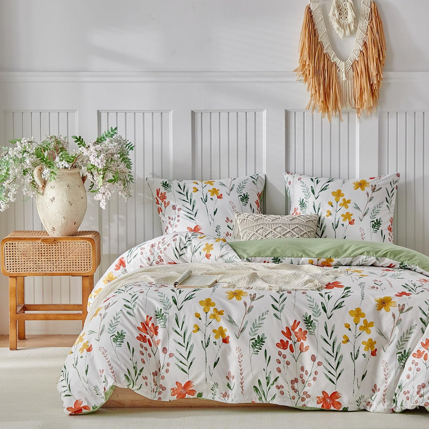 Duvet Cover Queen, Floral Duvet Cover, 3 Piece Breathable Queen Duvet Cover Set with Zipper Closure, 4 Corner Ties, (90x90 Inch, Green/White)