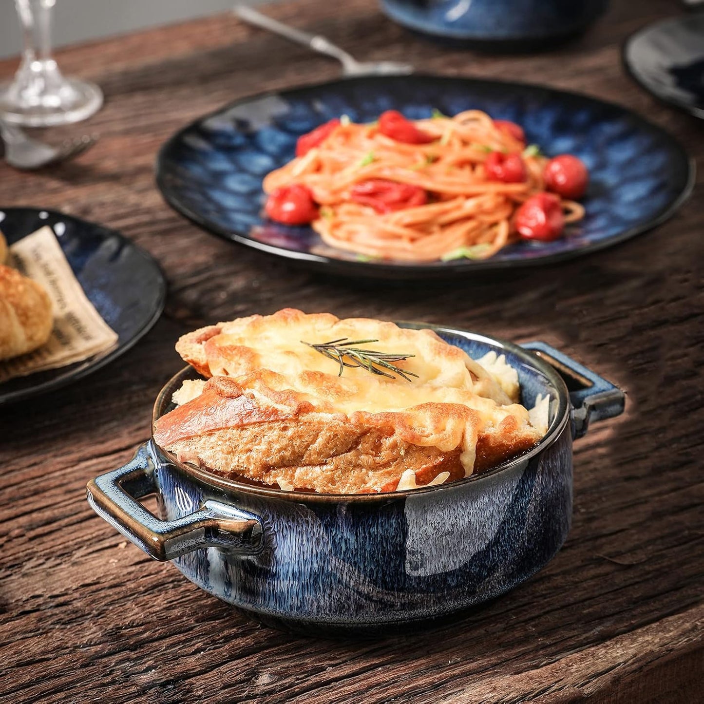 Vicrays Ceramic Soup Bowls with Handles, 24 Oz Porcelain Soup Bowls for French Onion Soup, Cereal, Beef Stew, Chill, Pasta, Pot Pies, Microwave and Oven Safe, Set of 4 (Blue)