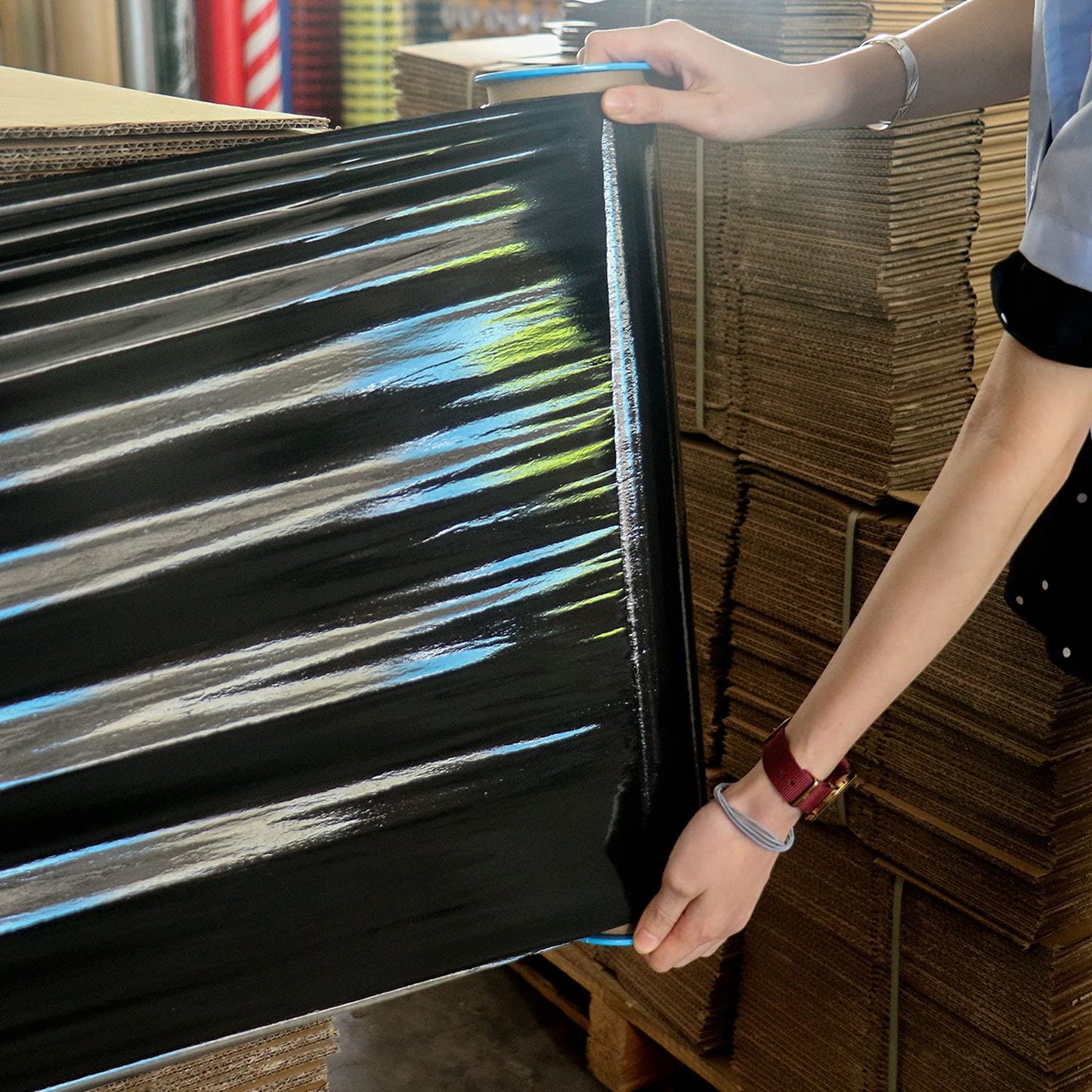 BOMEI PACK Black Stretch Wrap with Handle, Plastic Wrap 40cm x 250m, 2 Packs with Rotatable Sleeve