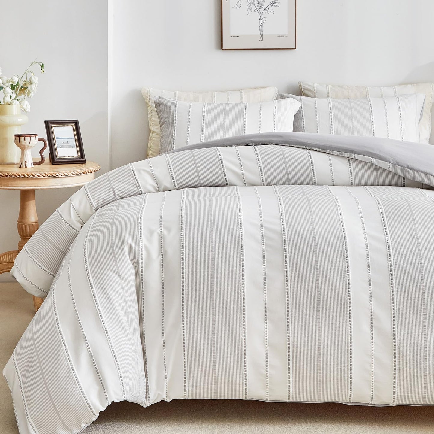 WARMDERN Striped Duvet Cover Lightgrey Queen, Lightgrey with White Striped Weave Pattern Bedding, Microfiber Soft Textured Duvet Cover Set with Zipper Closure and Corner Ties (Lightgrey, Queen)