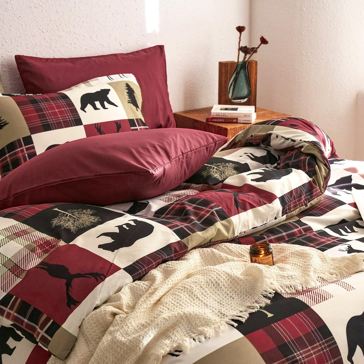 Wake In Cloud - Rustic Comforter Set, Cabin Christmas Farmhouse Western Lodge Woodland Wildlife Patchwork RV Outdoor Theme, Soft Lightweight Bedding, 3-Piece, Burgundy Black, Queen Size