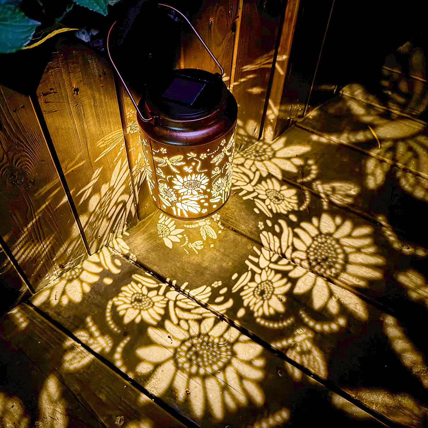 Sunflower Solar Lanterns Outdoor,Birthday Gardening Christmas Gifts for Women Mom Grandma,Garden Decor Waterproof Metal Hanging Lights for Patio Yard Pathway Lawn Front Porch