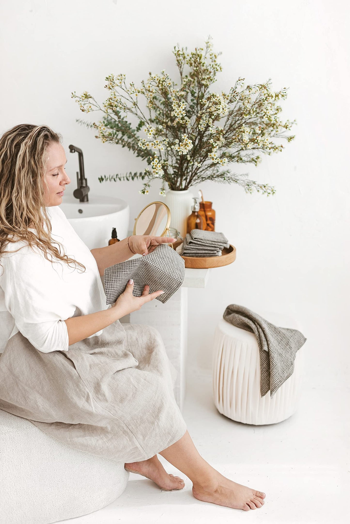 100% Linen Exfoliating Face Cloth - 4-Pack Black-Natural Linen Flax 10x10-inch Reusable Washcloths - Waffle Weave Natural Fiber Small Fingertip Towel for Your Hands Face Skin and Body