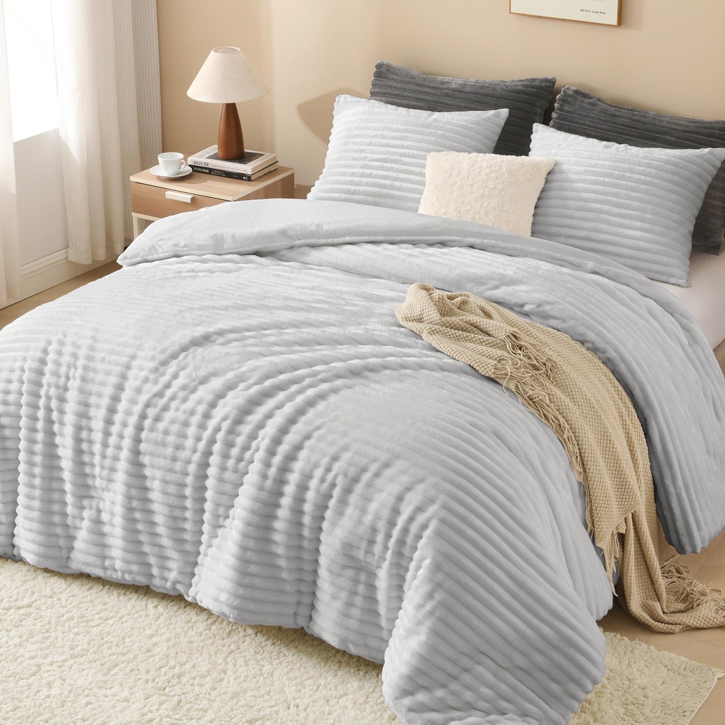 Andency Fleece Full Comforter Set, 3 Pieces Light Grey Comforter Set for Full Size Bed, Soft Warm Fluffy Fuzzy Bedding Set for Winter (1 Comforter & 2 Pillowcases)