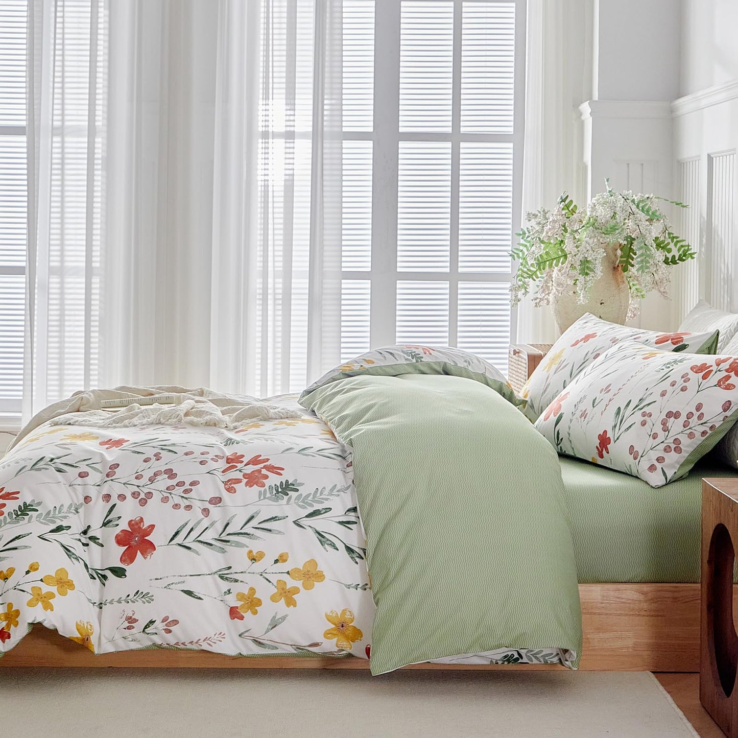 Duvet Cover Queen, Floral Duvet Cover, 3 Piece Breathable Queen Duvet Cover Set with Zipper Closure, 4 Corner Ties, (90x90 Inch, Green/White)