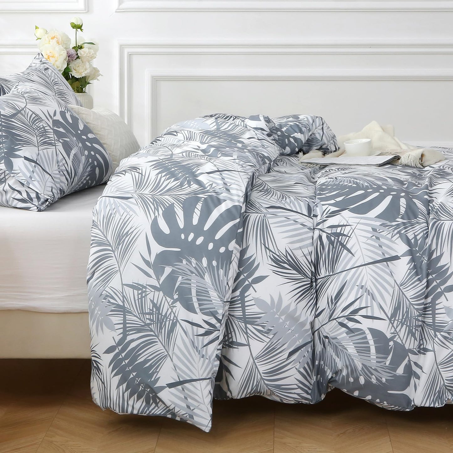 MUXHOMO Duvet Cover King Size, Reversible Floral BlackGrey Duvet Cover Set with Zipper Closure, 3 Pieces Botanical Patterns Soft Microfiber Bedding Set with 4 Ties (90"x104", 2 Pillow Cases)