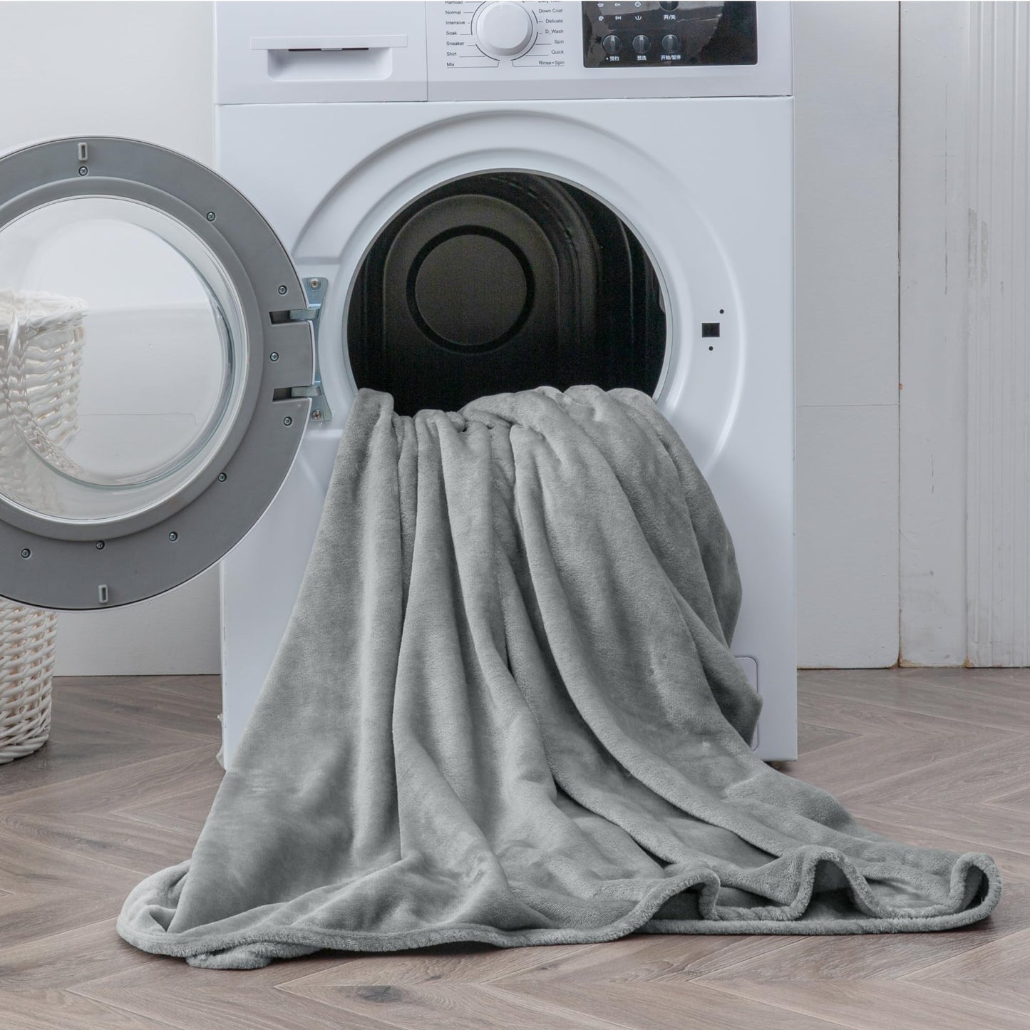 BEDELITE Fleece Sheets Bed Set, Super Soft and Warm Fuzzy Plush Set 4 Piece for Winter Gift & Decor, Includes 1 Deep Pocket Fitted Sheet, 1 Flat Sheet and 2 Pillowcases Queen Size, Grey