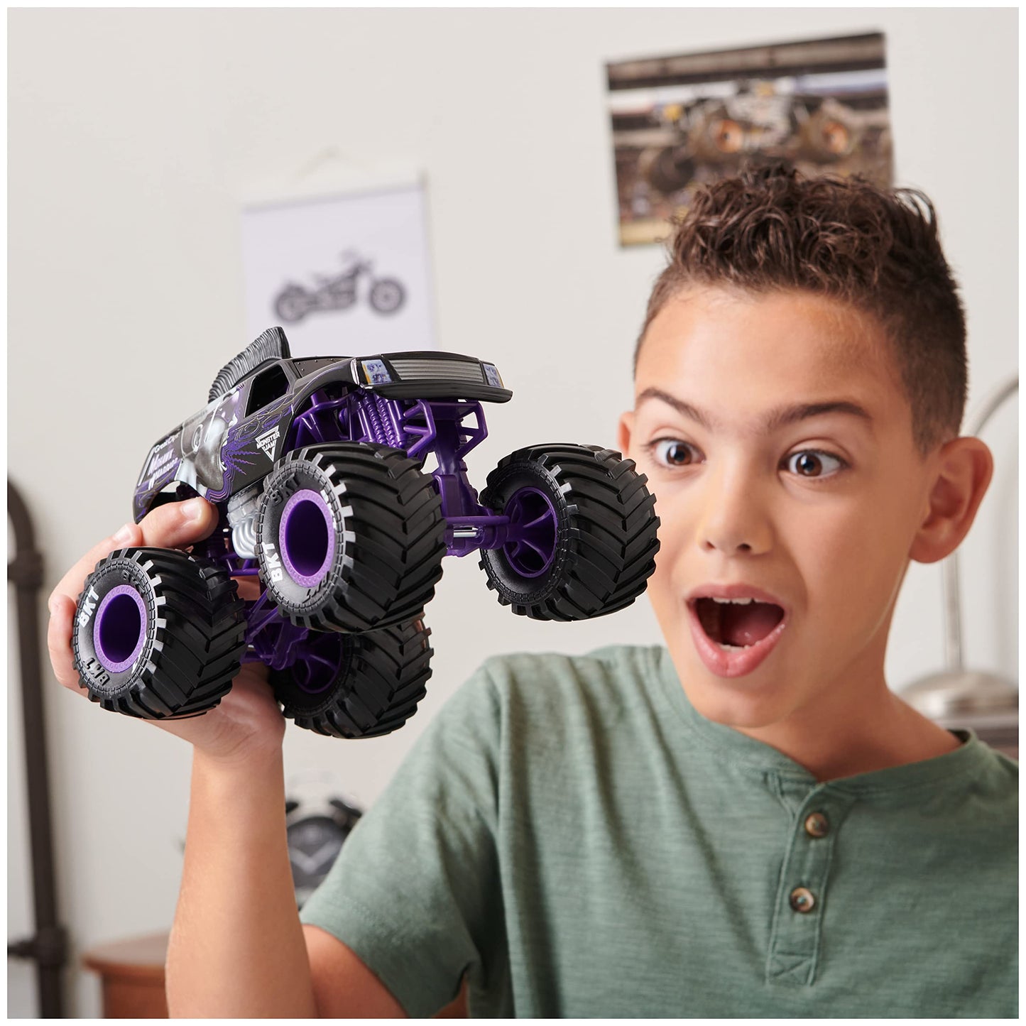 Monster Jam, Official Mohawk Warrior Monster Truck, Collector Die-Cast Vehicle, 1:24 Scale, Kids Toys for Boys Ages 3 and up