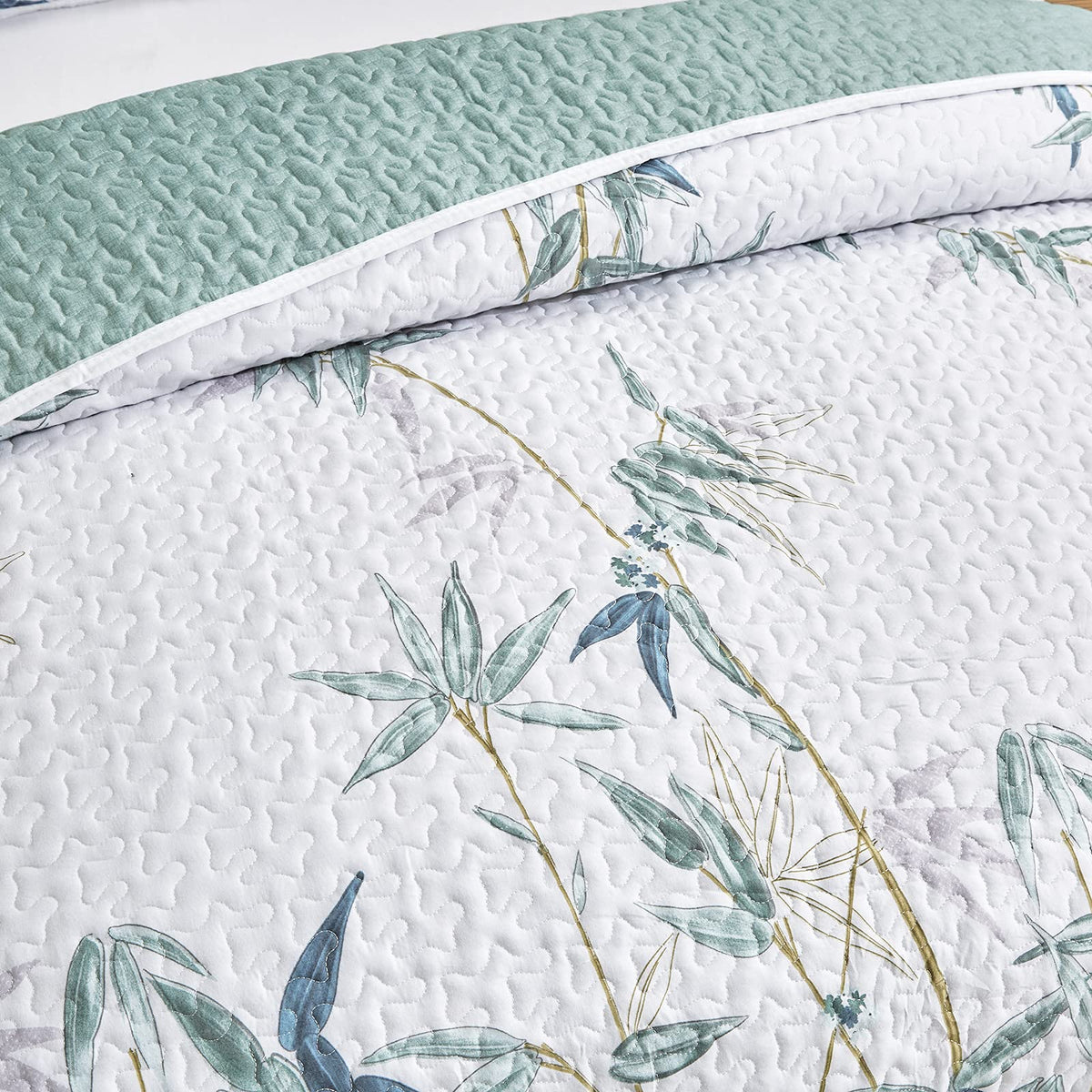 3 Pieces Full/Queen Size Botanical Quilt Set, Green Leaves Printed on White Reversible Bedspread Coverlet Set, Soft Microfiber Lightweight Bed Cover for All Season (90" x 90", 1 Quilt+ 2 Pillow Shams)