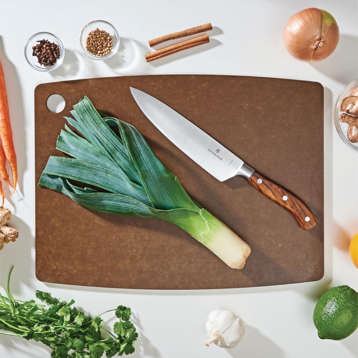 Epicurean Kitchen Series Cutting Board, 17.5-Inch by 13-Inch, Nutmeg