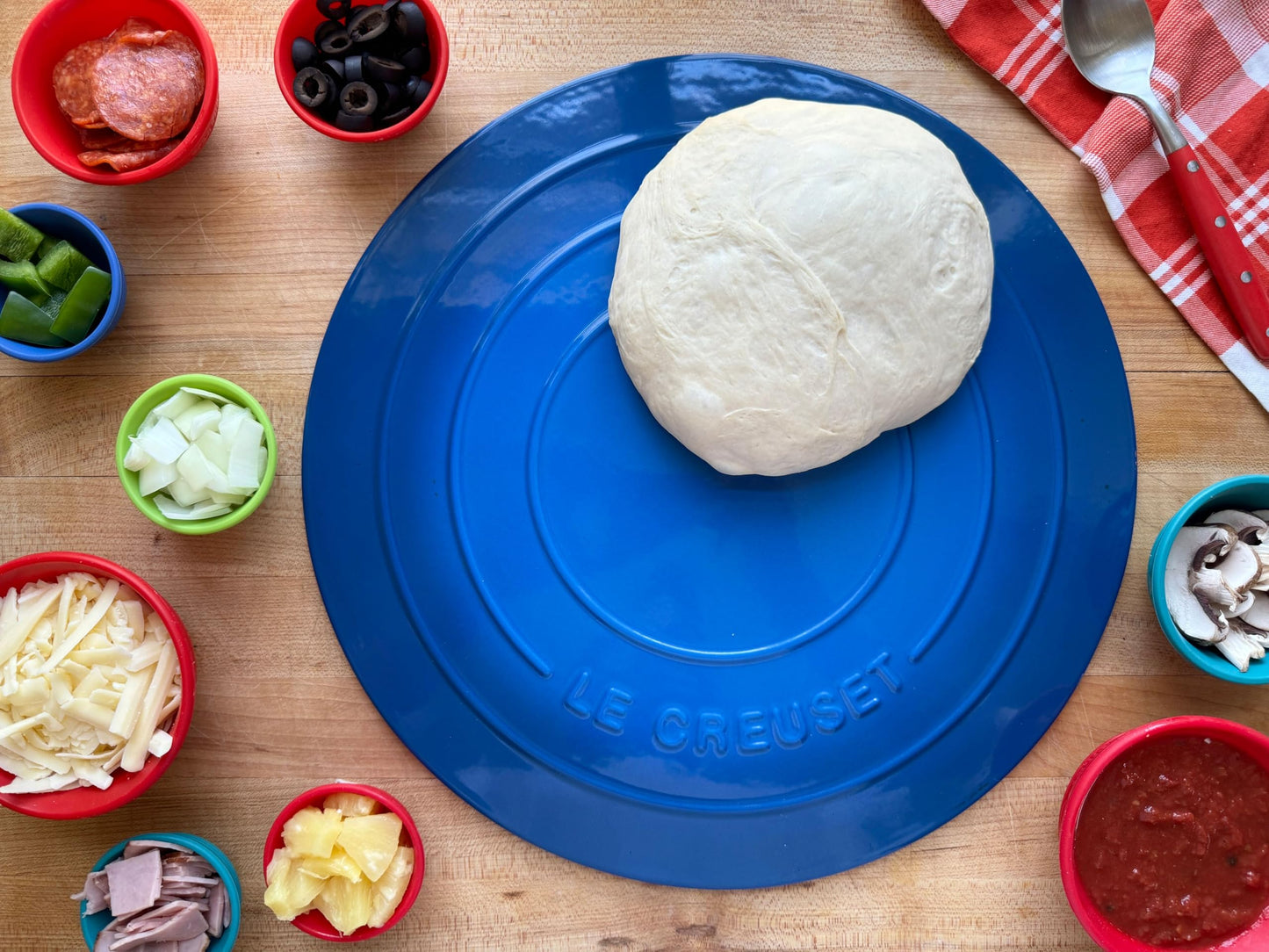 Le Creuset Set of 6 Vancouver Pinch Bowls 2 Oz Multi