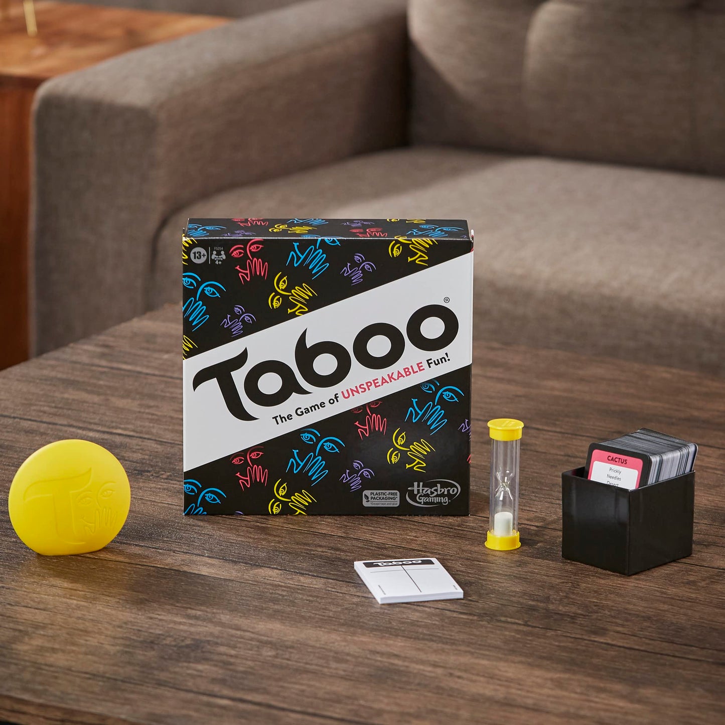 Taboo Classic Game, Party Word Guessing Game for Adults and Teens, Board Game for 4+ Players Ages 13 and Up (French Version)