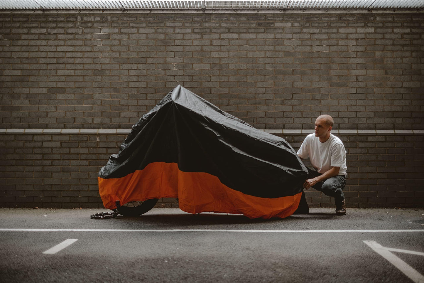 Tokept Motorcycle Cover, All-Season Waterproof Outdoor Sun Protection Fit up to 116 Inch Harley-Davidson Honda Suzuki Kawasaki Yamaha (XXXL Black&Orange)