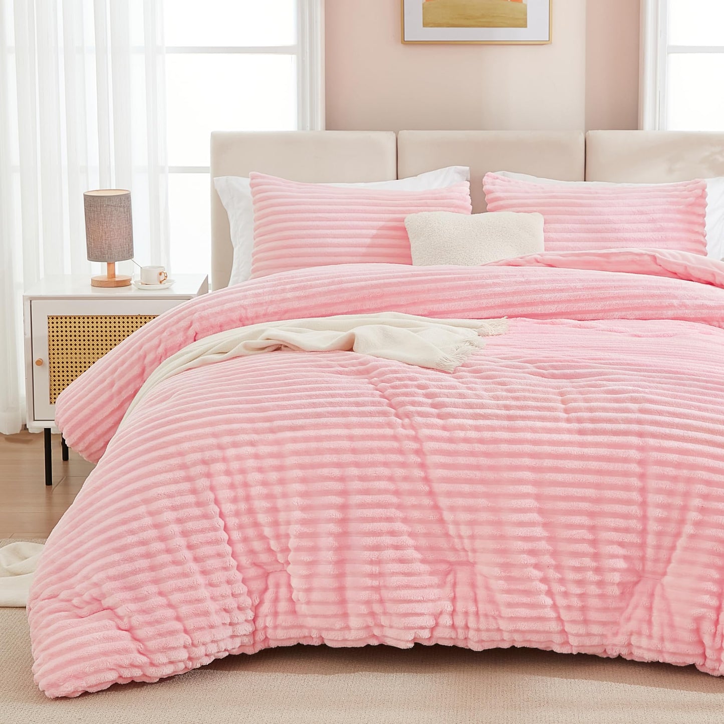 Andency Pink Comforter Set Queen, 3 Pieces Fleece Comforter for Queen Size Bed, Soft Warm Fluffy Fuzzy Luxury Plush Bedding Comforter Set for Winter (1 Comforter & 2 Pillowcases)