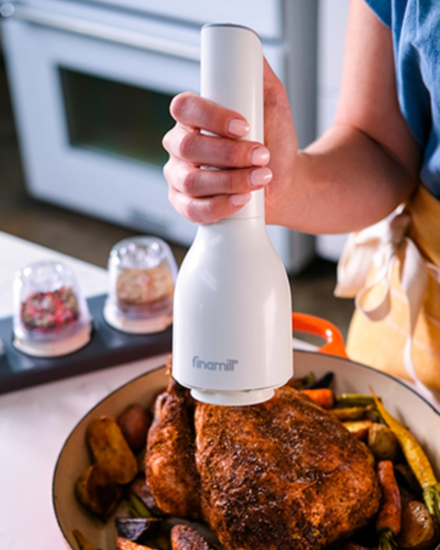FINAMILL Grinder with 2 Pods (ProPlus & Peppercorn), Battery Operated, Soft Cream