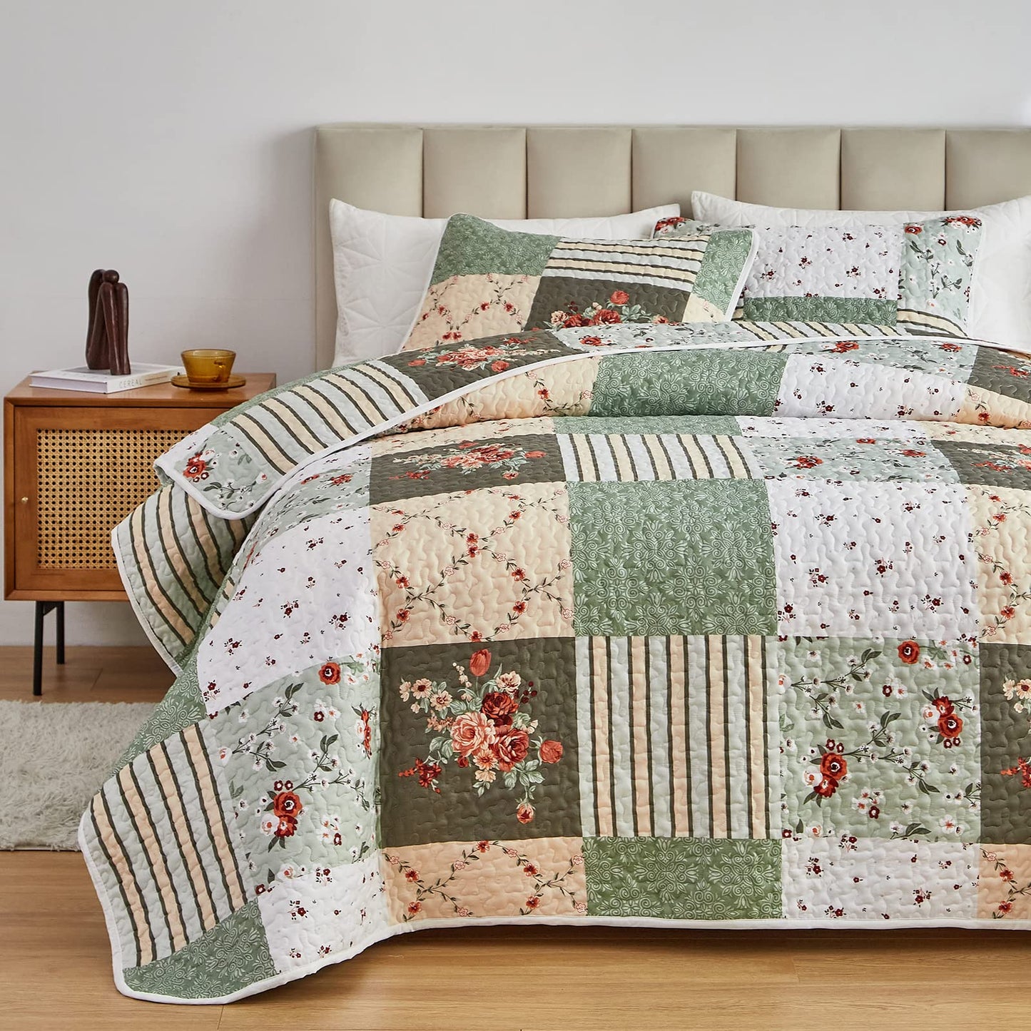 Floral Patchwork Quilt Set 3 Pieces Full/Queen Size, Green Plaid Reversible Bedspread Coverlet Set, Soft Microfiber Lightweight Bed Cover for All Season (90" x 90", 1 Quilt+ 2 Pillow Shams)