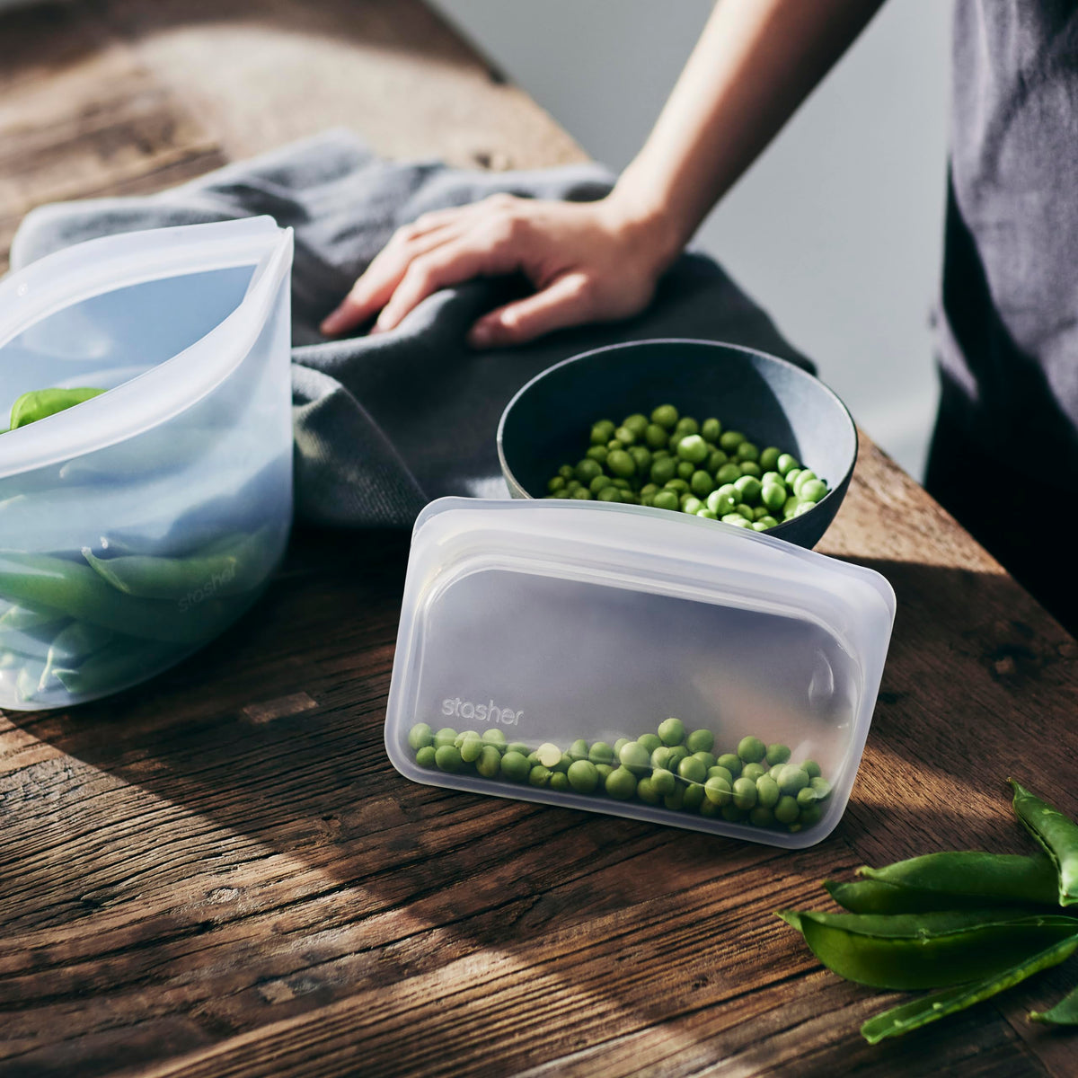 Stasher Silicone Reusable Food Storage Bags, 4-Pack, Reusable Freezer Bags, Microwave, Dishwasher, Oven Safe, Sous Vide, Premium Lunch Containers, Eco Friendly, Snack Bags, Food-safe Silicone, Clear