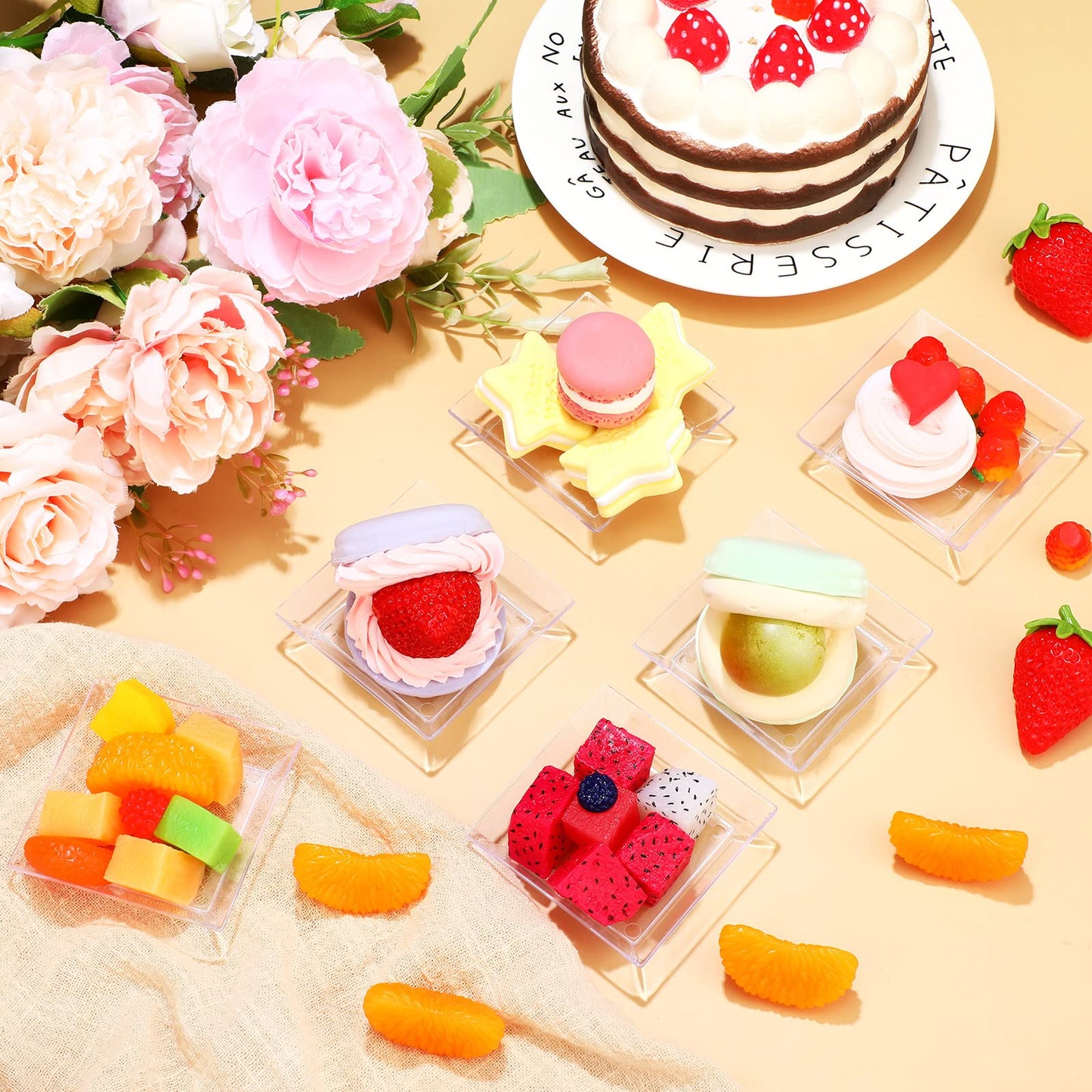 Gandeer 400 Pieces Mini Square Dessert Plates 2.5 x 2.5 Inch Disposable Appetizer Plates Small Clear Plastic Dish for Dessert Salad Appetizer Sauces Tastings Cake Wedding Party Serving (Clear)