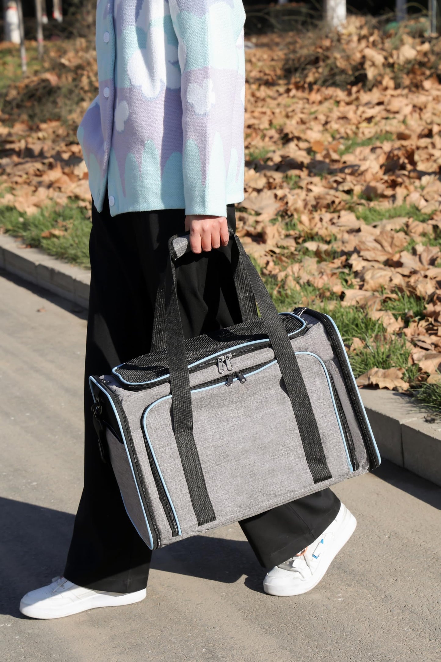 Expandable Cat Carrier,Pet Carrier Airline Approved 5-Side Ventilation Soft Cat Carrier Bag with Removable Fleece Pad and Shoulder Straps Fit Pets (40L x 25W x 25H cm)