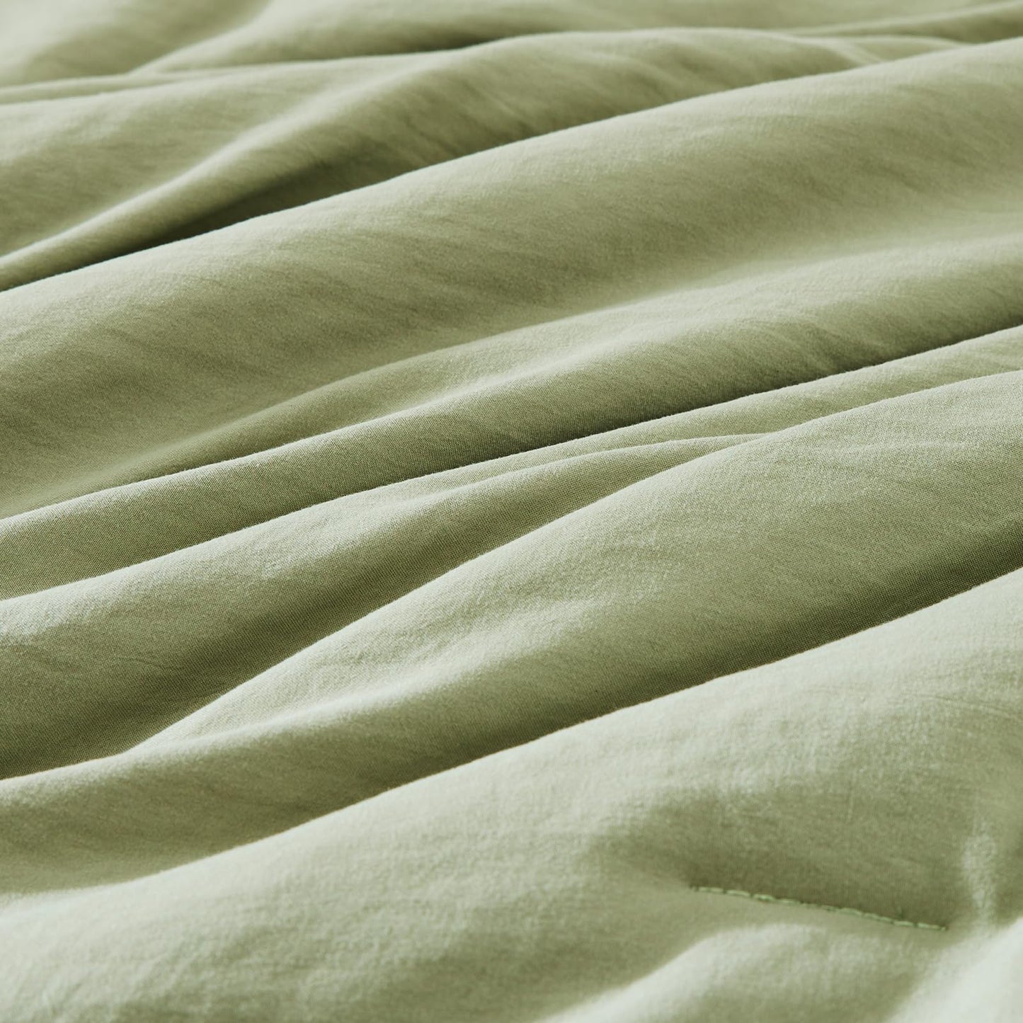 WRENSONGE Queen Comforter Set - 7 Pieces Sage Green Soft Bed in a Bag Queen with Fitted Sheet, Flat Sheet, 2 Pillow Shams, and 2 Pillowcases- Warm Bedding Sets for All Season