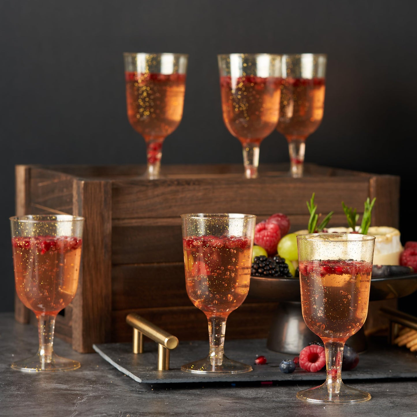 MATANA 50 Elegant Clear Hard Plastic Wine Glasses with Gold Glitter (170ml) - Sturdy & Reusable - Birthdays, Weddings, Christmas, New Year's Eve Celebrations, BBQ, Picnic, Parties