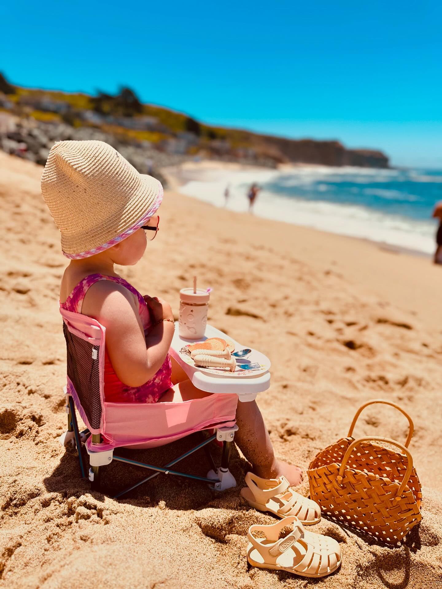 PandaEar Portable Baby Seat Travel Chair for Girls| Compact Fold with Straps for Indoor/Outdoor Use| Great for Camping, Beach, Lawn |Toddlers, Kids (Pink)