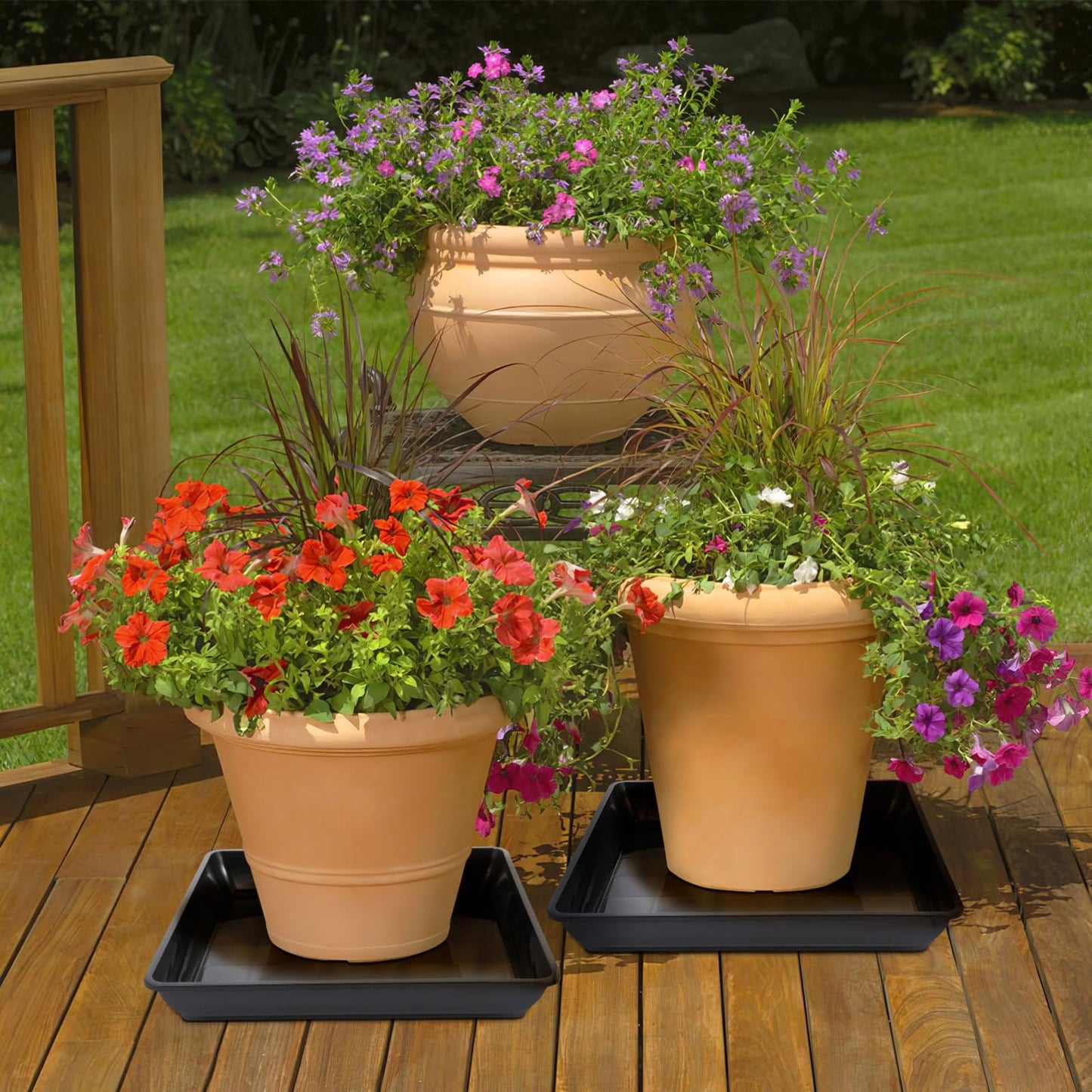 BESTonZON 2Pcs 16 Inch Square Plant Saucer Trays Heavy Duty Plastic Drip Trays for Indoor and Outdoor Pots