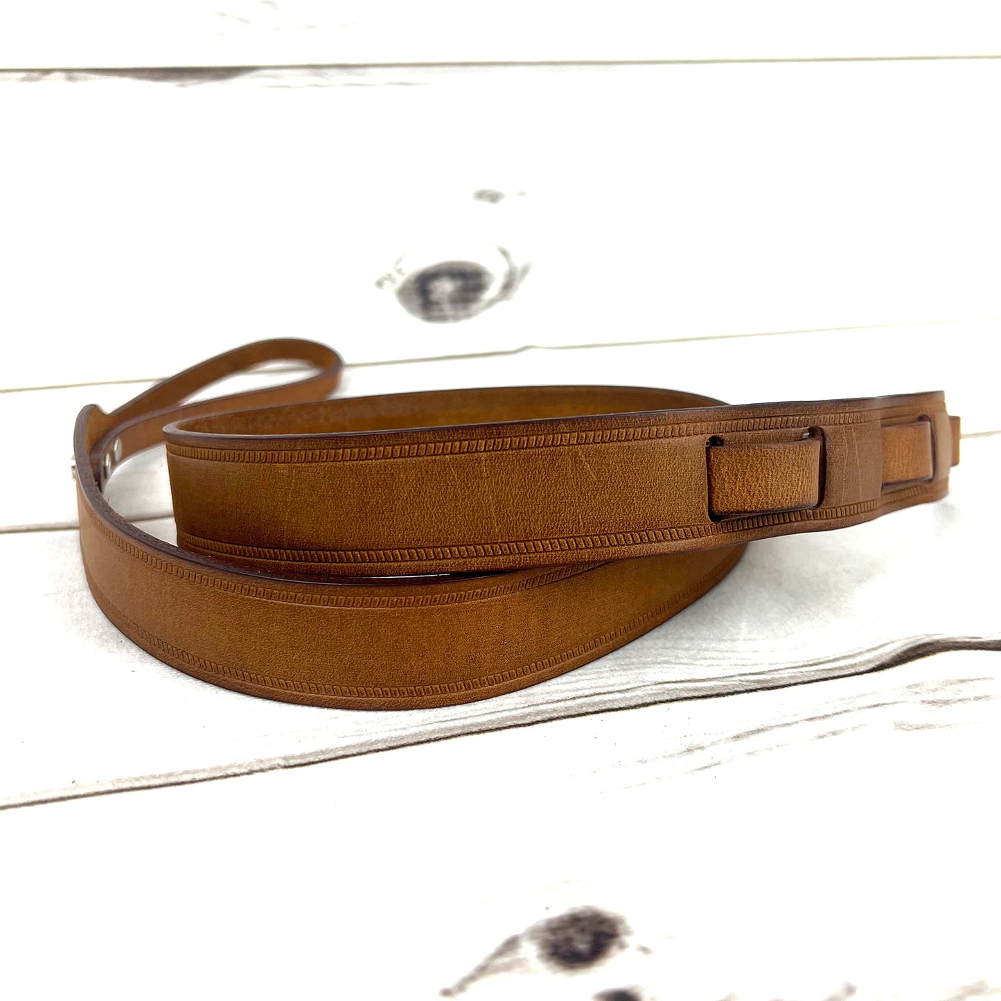 Walker And Williams M-10 Premium Retro Brown 100% Grain Leather Mandolin, Mandola, Bouzouki or Uke Strap For F And A Type Mandolins, Retro Brown, 0