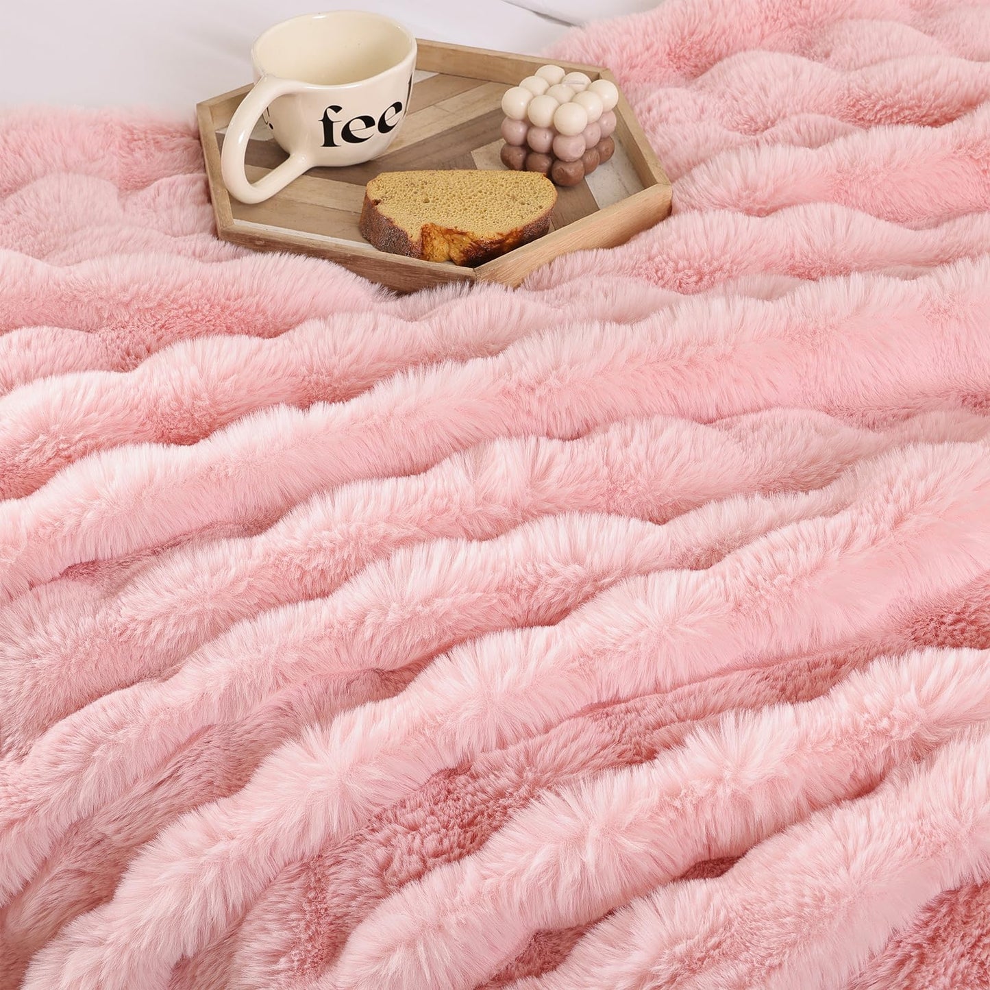 YIKUSH Faux Fur Blanket Fleece Blush Pink Fluffy Blanket for Sofa, Cozy Soft Plush Throw Blanket for Couch Bed, Luxury Thick Fuzzy Couch Blanket for Winter, Comfy Bubble Blanket - 50" x 60"