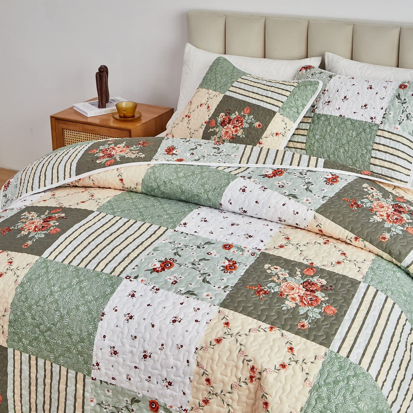 Floral Patchwork Quilt Set 3 Pieces Full/Queen Size, Green Plaid Reversible Bedspread Coverlet Set, Soft Microfiber Lightweight Bed Cover for All Season (90" x 90", 1 Quilt+ 2 Pillow Shams)