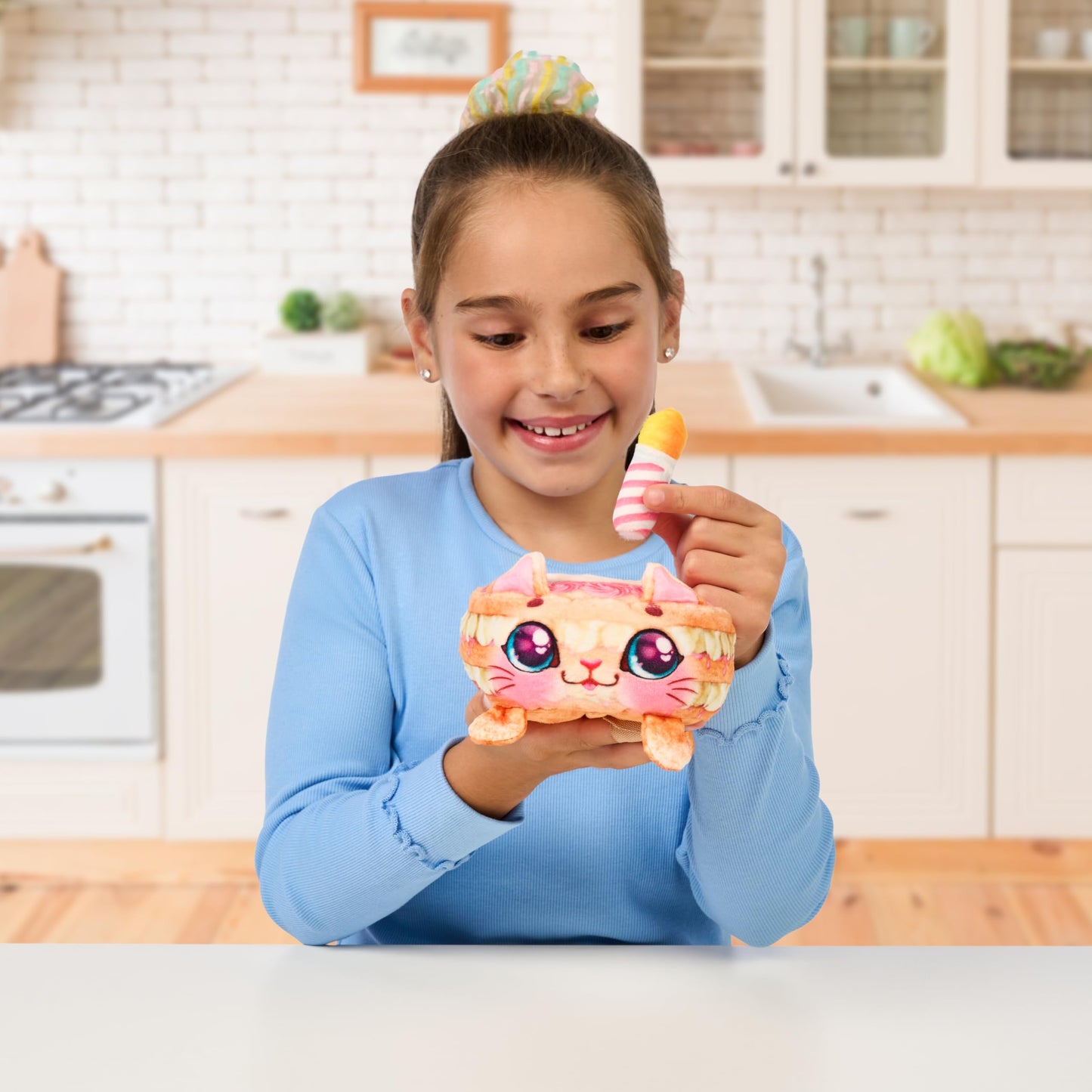 Cookeez Makery Oven for Party Treats, Mix Your Cuddly Friend! Warm up The Dough Mix and Create a Warm, Fragrant Interactive Birthday Cake, What Treat Will it be?