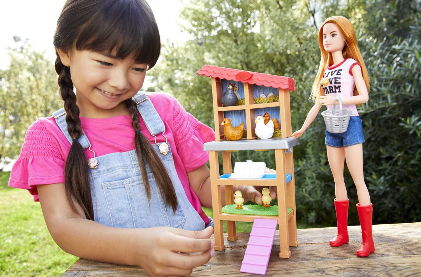 Barbie Chicken Farmer Doll, Red-Haired, and Playset with Henhouse, 3 Chickens, 2 Chicks and More, Career-Themed Toy for 3 to 7 Year Olds