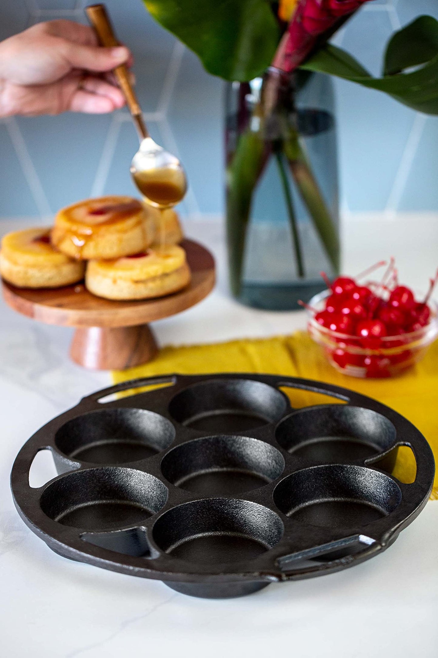 Lodge Bakeware Mini Cake Pan/Lodge Bakeware Mini moule a Gateau, Black, 7 Mini Cakes