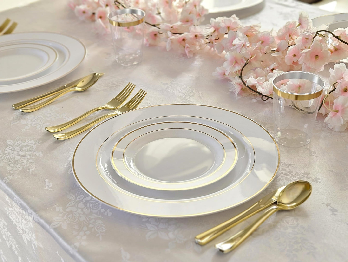 OCCASIONS 50 Plates Pack (25 Guests)-Heavyweight Wedding Party Disposable Plastic Plate Set -25 x 10.5 inch Dinner + 25 x 7.5 inch Salad/Dessert plates (White & Gold Rim)