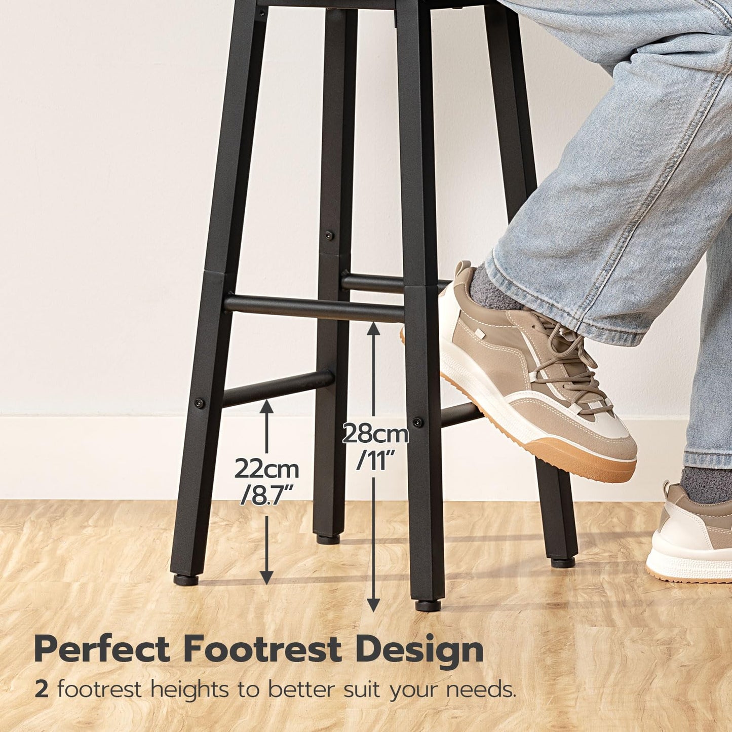 HOOBRO Bar Stools, Set of 2 Bar Chairs, 65.5 cm Height Stools, Breakfast Bar Stools, Industrial Kitchen Bar Chairs, for Dining Room, Kitchen, Bar, Solid and Stable, Rustic Brown and Black BF07BY01G1