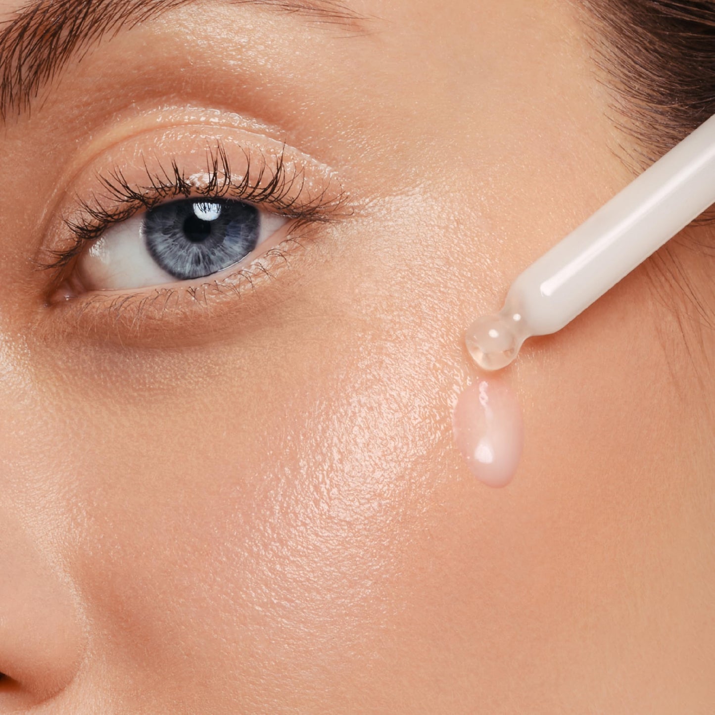 Biotherm Life Plankton Regenerating Serum, Smooth & Radiate Skin, with Vitamin C and Hyaluronic Acid