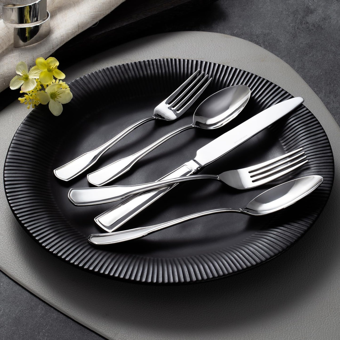 KINGSTONE 40-Piece Silverware Set, 18/10 Stainless Steel Flatware Set for 8, Tableware Cutlery Set, Utensil Sets for Home Restaurant, Mirror Finish, Dishwasher Safe