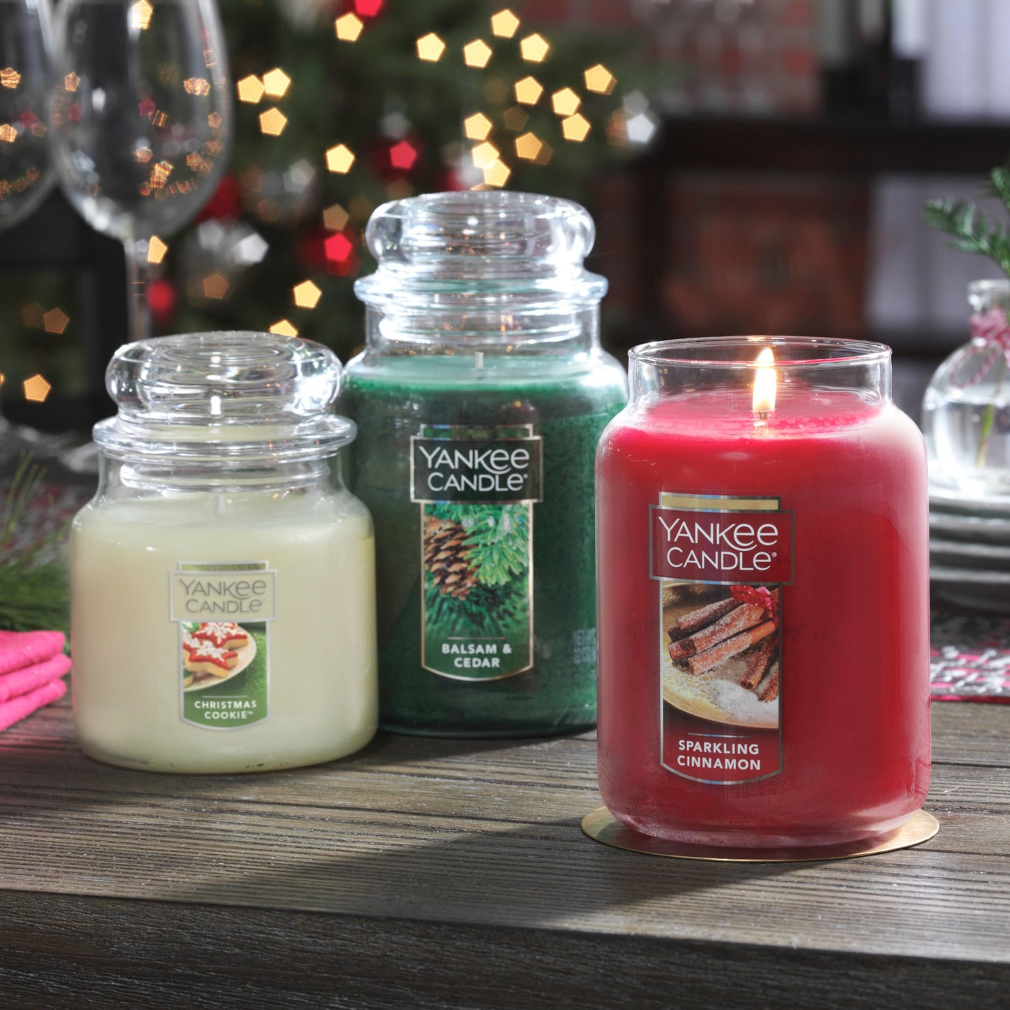 Yankee Candle Scented Candle, Sparkling Cinnamon, Original Large Jar Candle, 110-150 Hours of Burn Time, 22 oz.