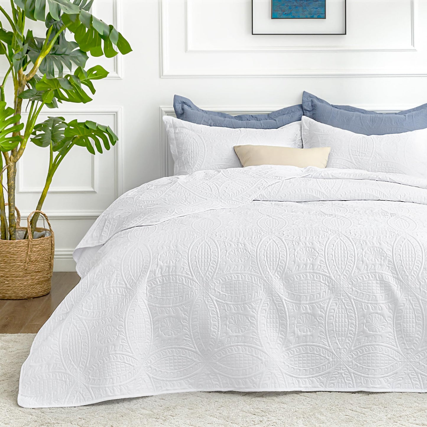 Love's cabin King Size Quilt Set White Bedspreads - Soft Bed Summer Quilt Lightweight Microfiber Bedspread- Modern Style Coin Pattern Coverlet for All Season - 3 Piece (1 Quilt, 2 Pillow Shams)