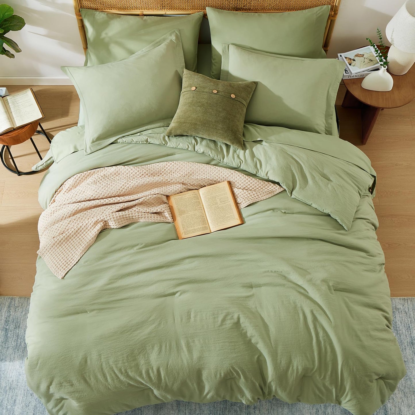 WRENSONGE Queen Comforter Set - 7 Pieces Sage Green Soft Bed in a Bag Queen with Fitted Sheet, Flat Sheet, 2 Pillow Shams, and 2 Pillowcases- Warm Bedding Sets for All Season