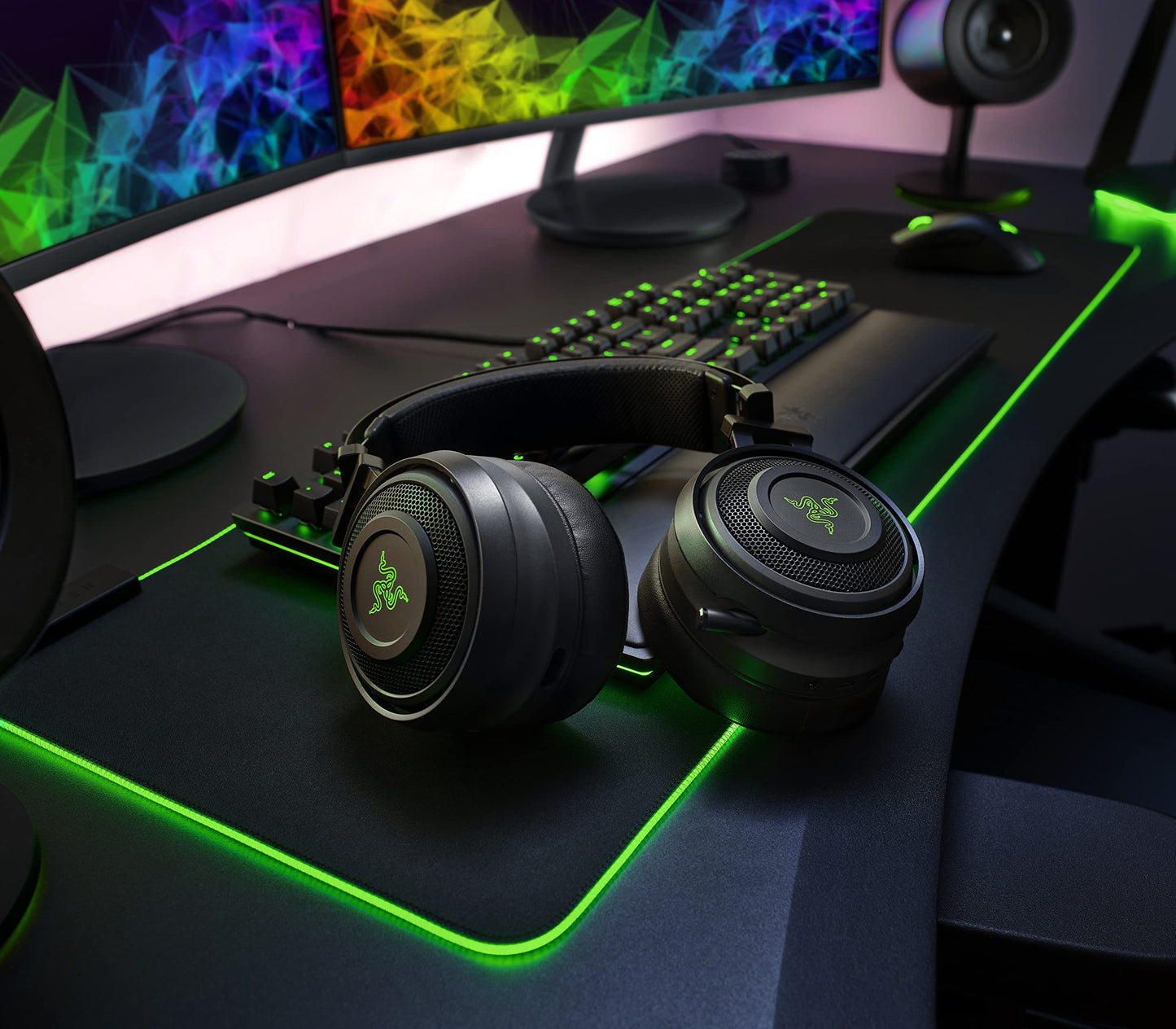 Razer Goliathus Extended Chroma Gaming Mousepad: Customizable Chroma RGB Lighting - Soft, Cloth Material - Balanced Control & Speed - Non-Slip Rubber Base - Classic Black, Wide