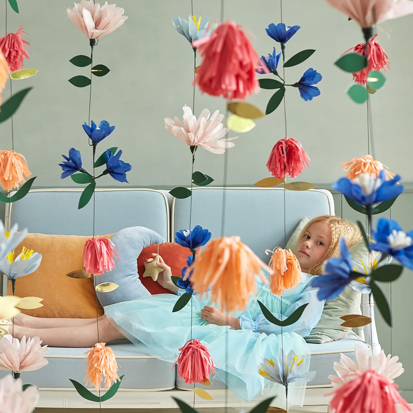 Meri Meri Spring Flower Wall Background