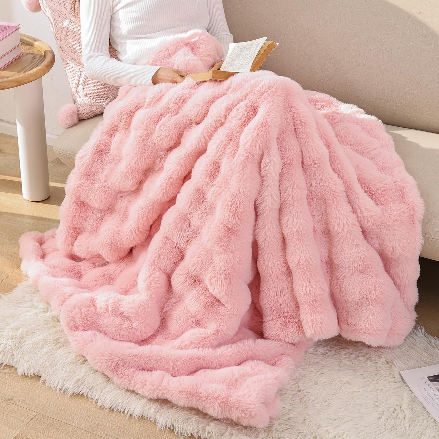 YIKUSH Faux Fur Blanket Fleece Blush Pink Fluffy Blanket for Sofa, Cozy Soft Plush Throw Blanket for Couch Bed, Luxury Thick Fuzzy Couch Blanket for Winter, Comfy Bubble Blanket - 50" x 60"