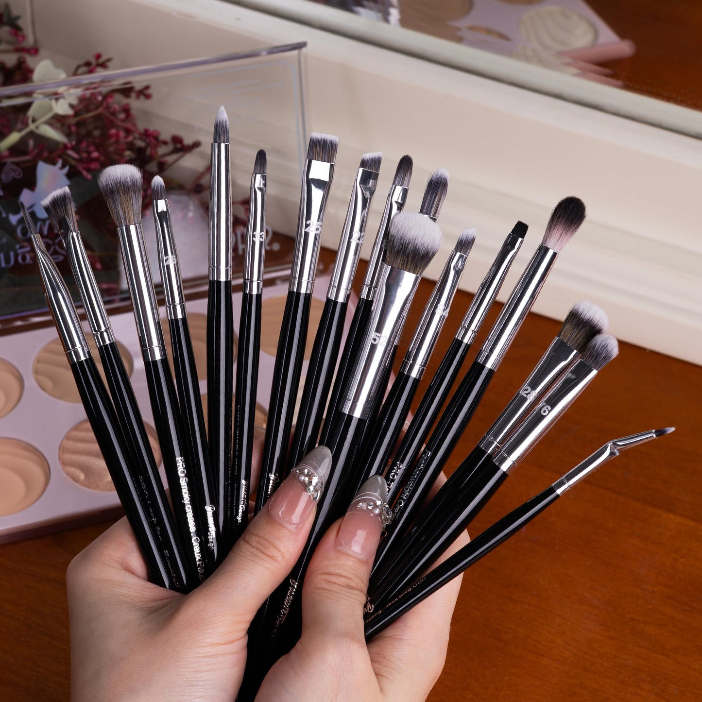 Bueart Design Professional Makeup Brush Set, 36 Pieces, Synthetic Fiber Brushes with Travel Case, Face and Eye Makeup Kit