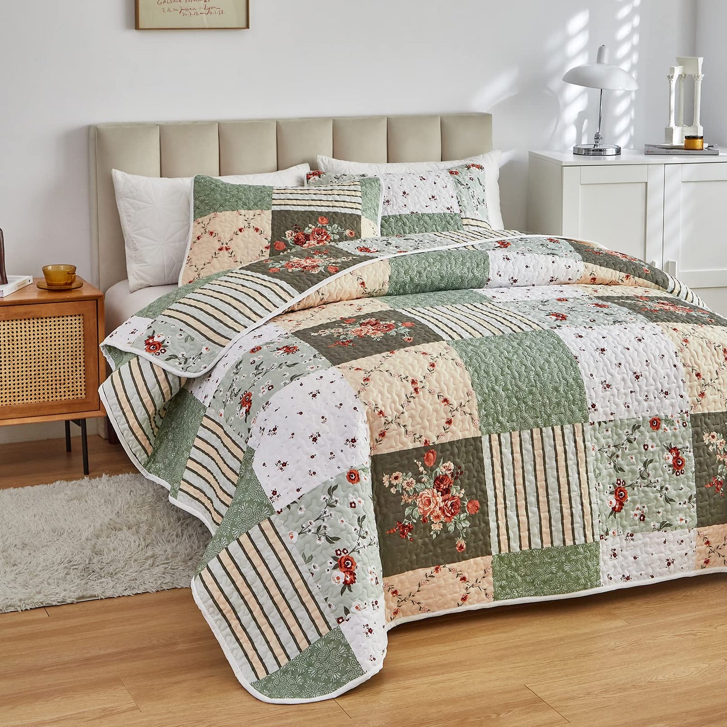 Floral Patchwork Quilt Set 3 Pieces Full/Queen Size, Green Plaid Reversible Bedspread Coverlet Set, Soft Microfiber Lightweight Bed Cover for All Season (90" x 90", 1 Quilt+ 2 Pillow Shams)