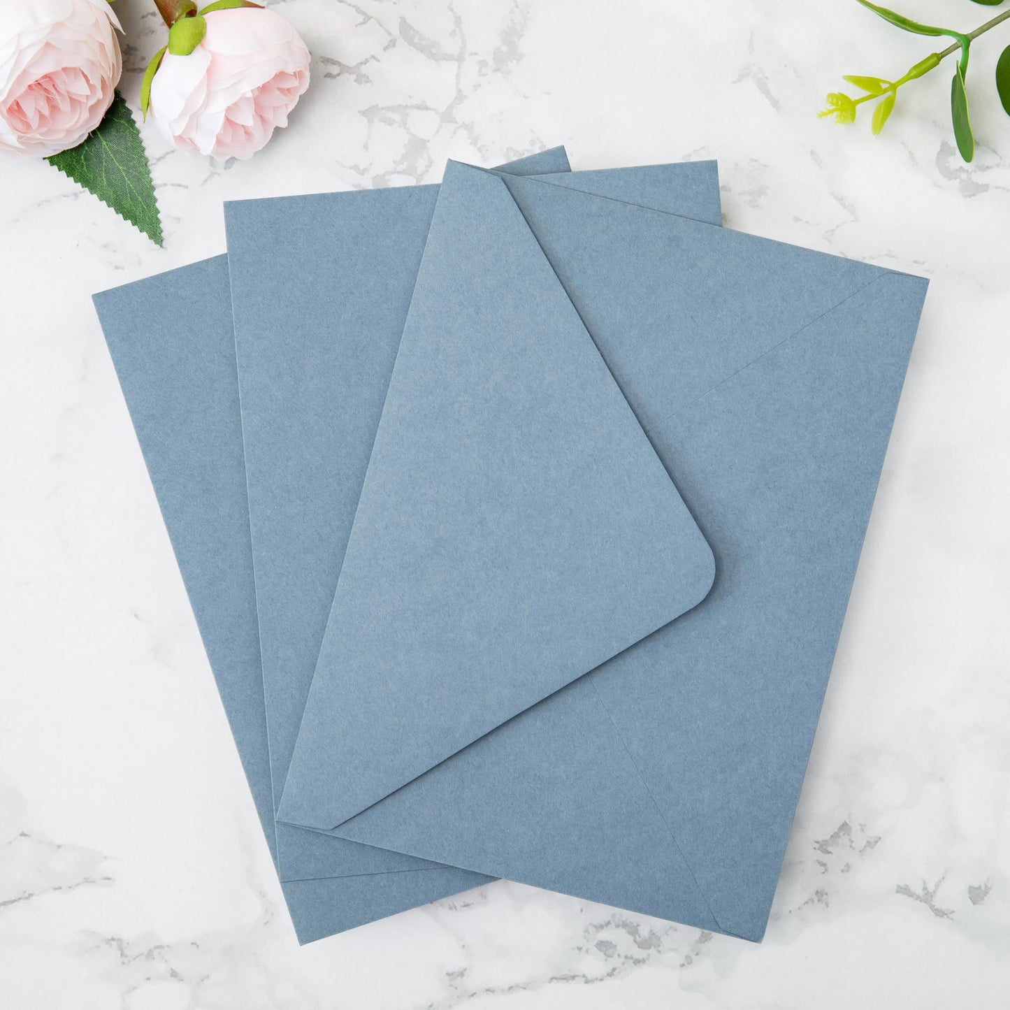 PONATIA 50 Pieces/lot A7 Envelopes, 5.25 X 7.5 Inches Dusty Blue Envelopes Perfect For 5x7 Weddings Invitation Cards, Christmas Gift Cards (Pearl White Liner + Dusty Blue)