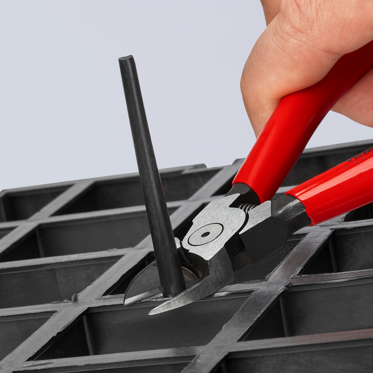 Diagonal Pliers for Flush Cut Plastics